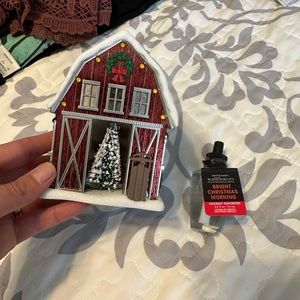 Bath & Bodyworks Christmas Barn Wall Flower